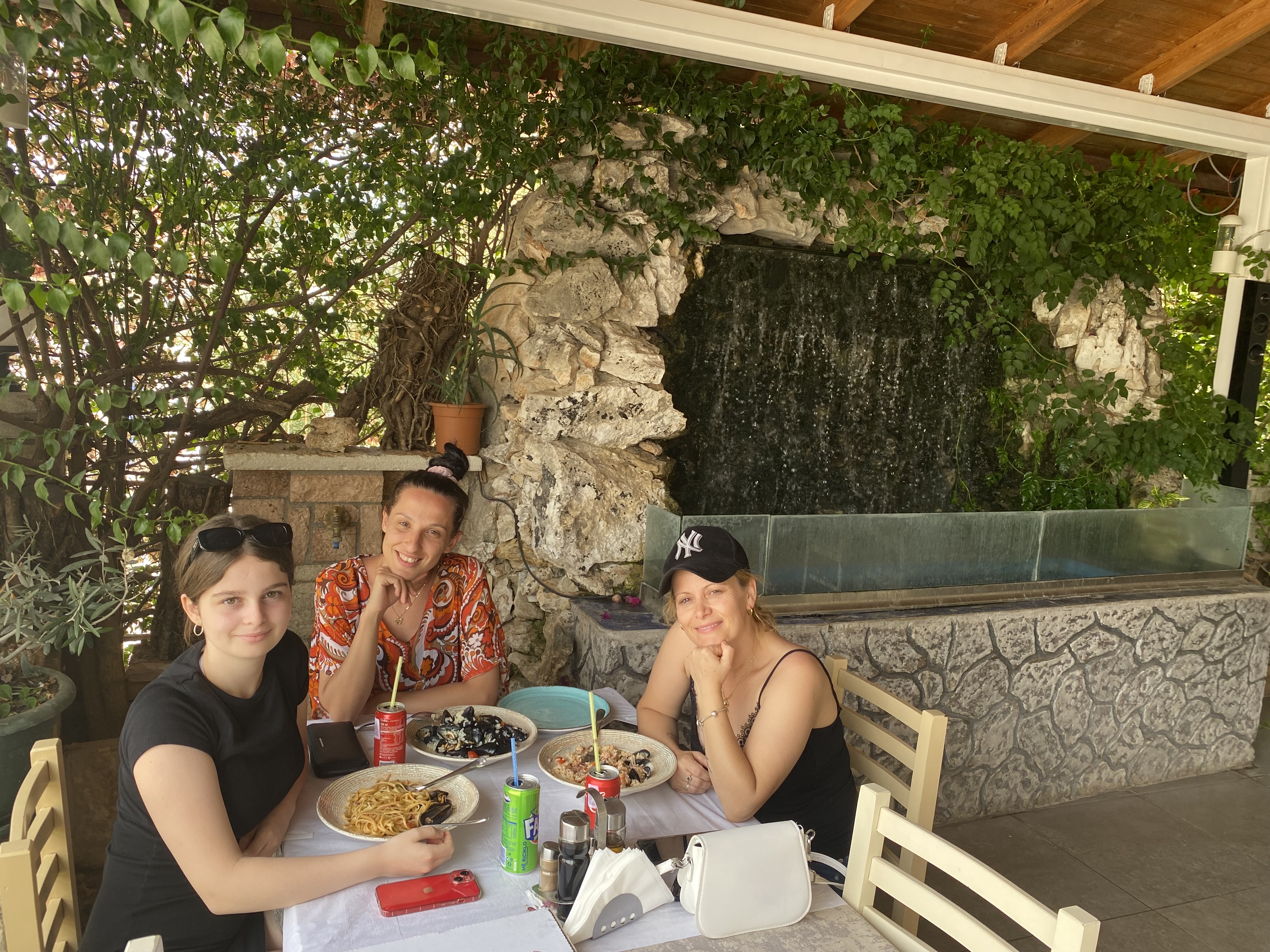 Ujvara Restaurant in Ksamil